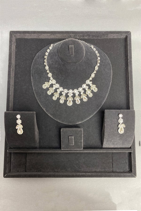 Beety Stone Necklace Earring Set Silver